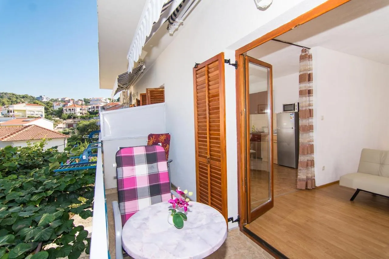 Apartments With A Parking Space Trogir - 17609