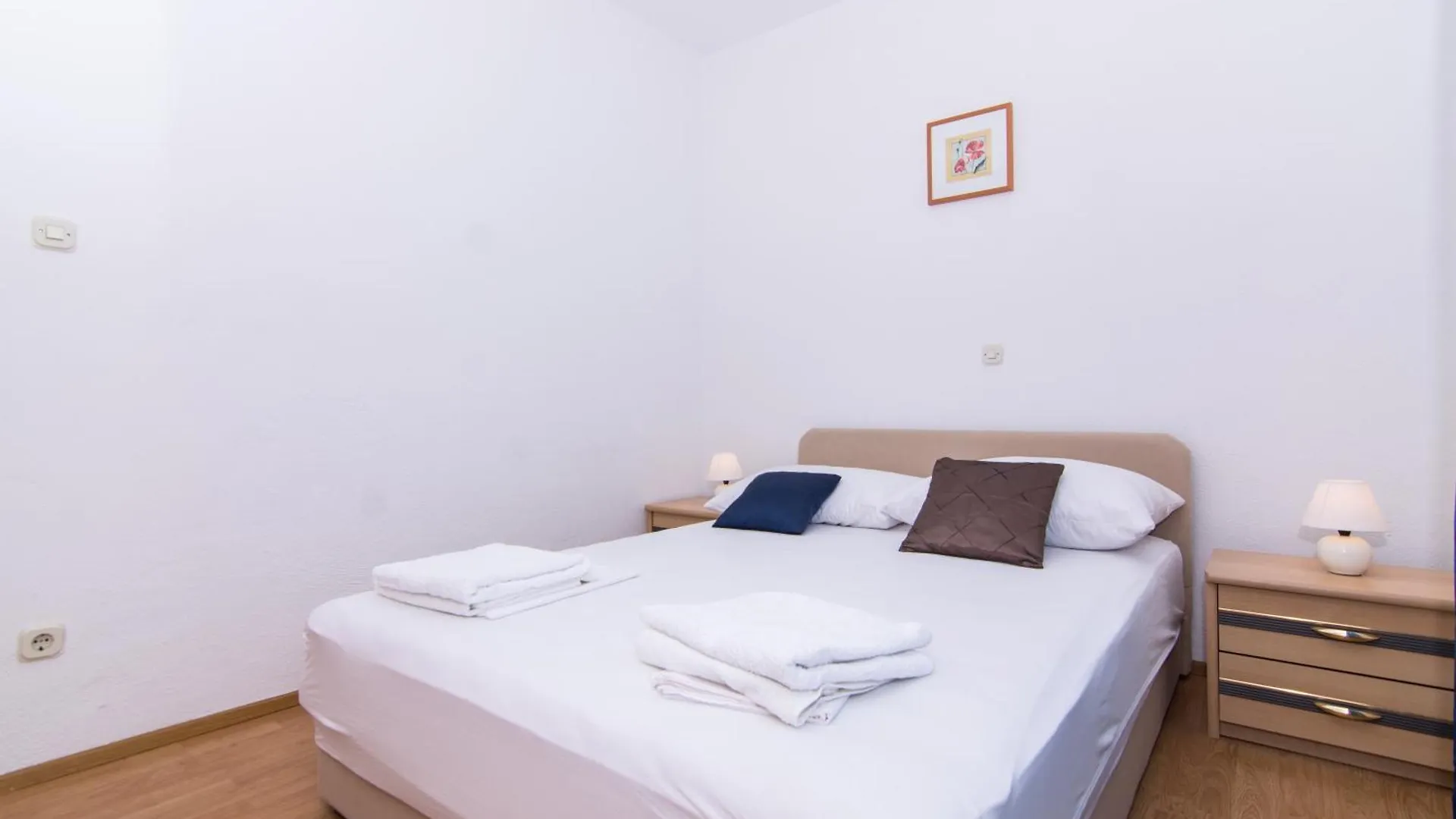 Apartments With A Parking Space Trogir - 17609